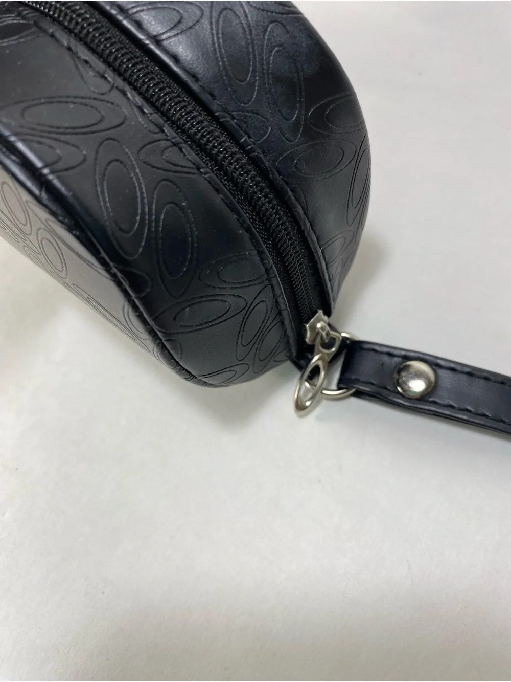 Oakley Black Embossed Logo Zipper Sunglasses Case